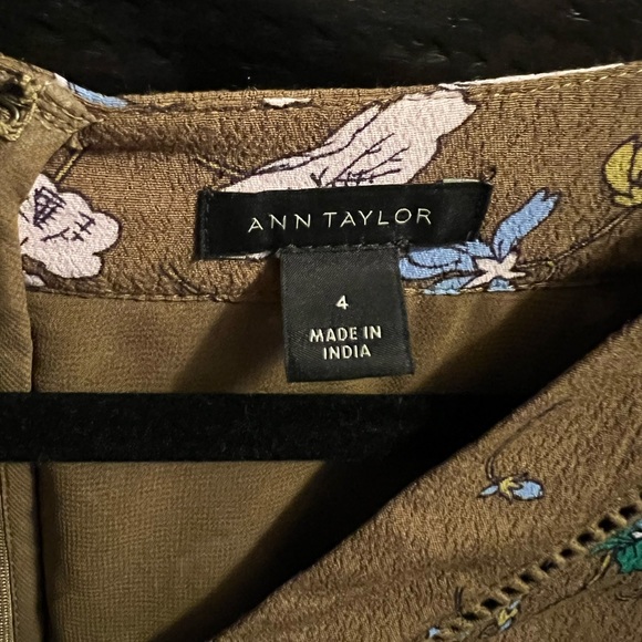 Ann Taylor Green Blue and Pink Floral V-Neck Bell 3/4 Sleeve Flowy Summer Dress - Picture 3 of 8